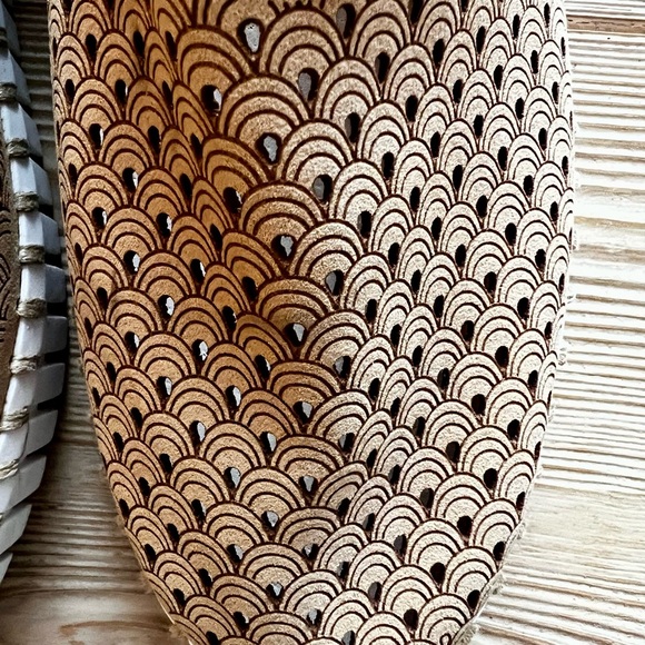 Ilse Jacobsen Tulip Slip-On EU 39 / US 8.5 Neutral Laser Cut Sneakers - Picture 3 of 8